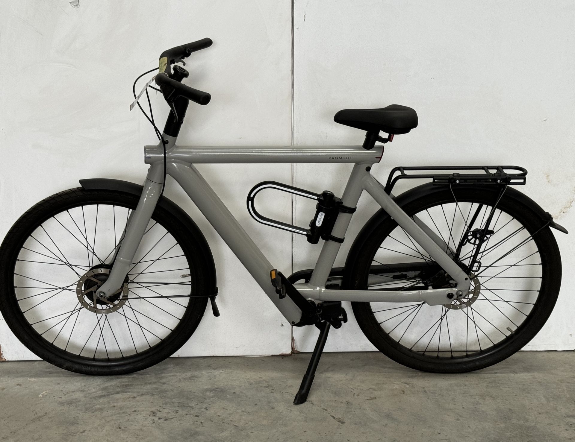 VanMoof S5 Electric Bike, Frame Number AST52G01373I, Serial Number SVTBJT00028OA (NOT ROADWORTHY -