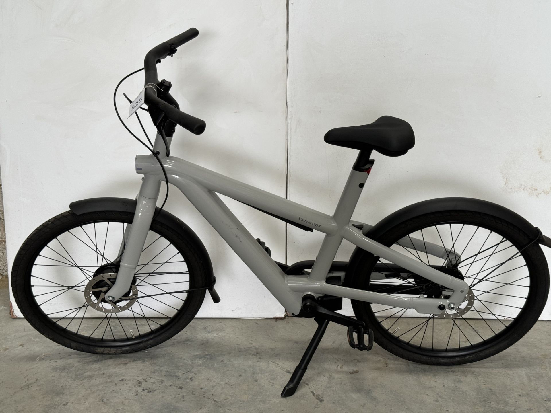 VanMoof A5 Electric Bike, Frame Number AST62H00329I, Serial Number AVTCA500033OA (NOT ROADWORTHY -