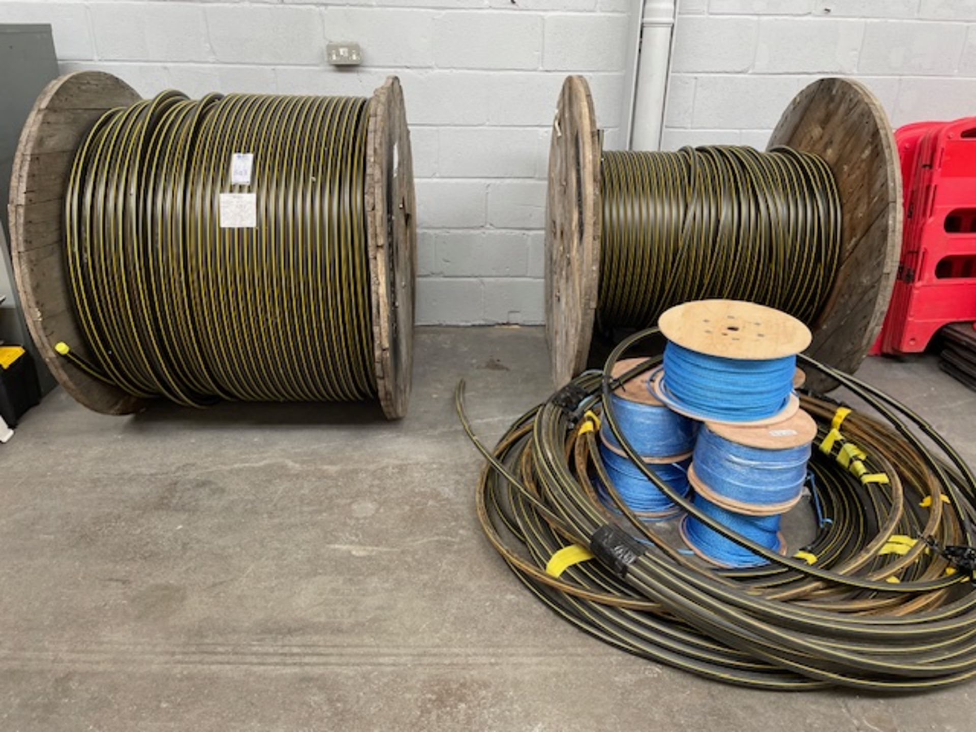 Approximately 1300m Emtelle Black 25/20m Reference 4283 SubDuct4 & 6 Coils Polyurethane Rope (