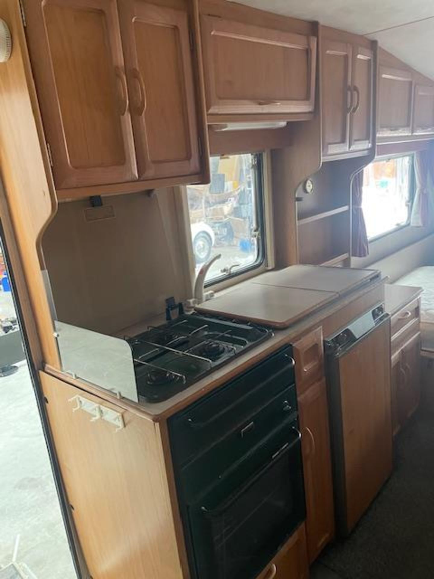 ABI Manhattan 600/6 Twin Axle Caravan, VIN No; SG7TACEABX0242120 (Location: Brentwood. Please - Image 17 of 27