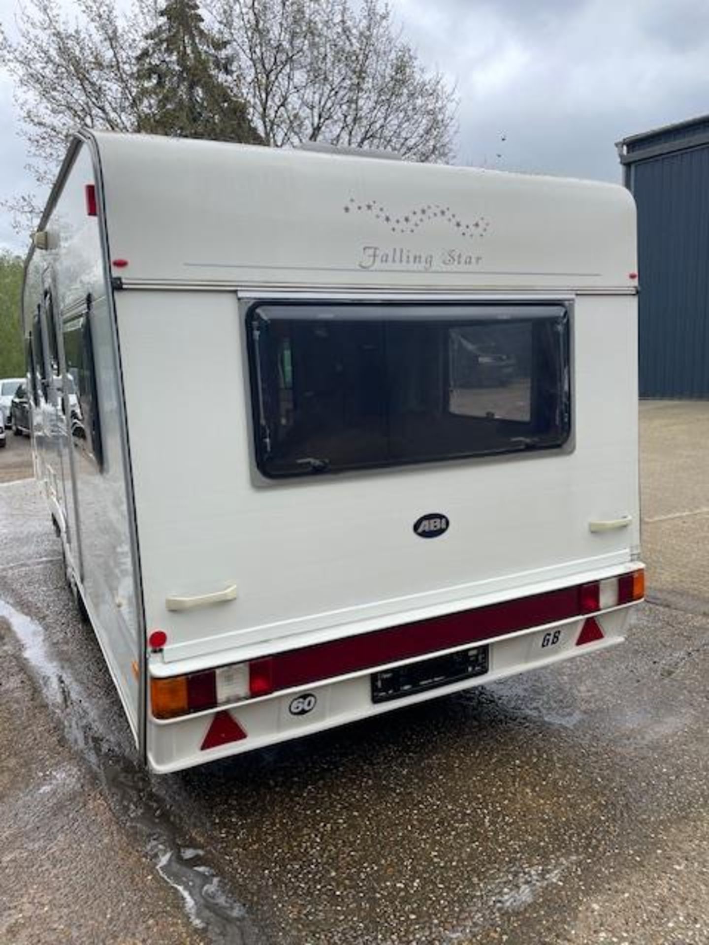 ABI Manhattan 600/6 Twin Axle Caravan, VIN No; SG7TACEABX0242120 (Location: Brentwood. Please - Image 9 of 27