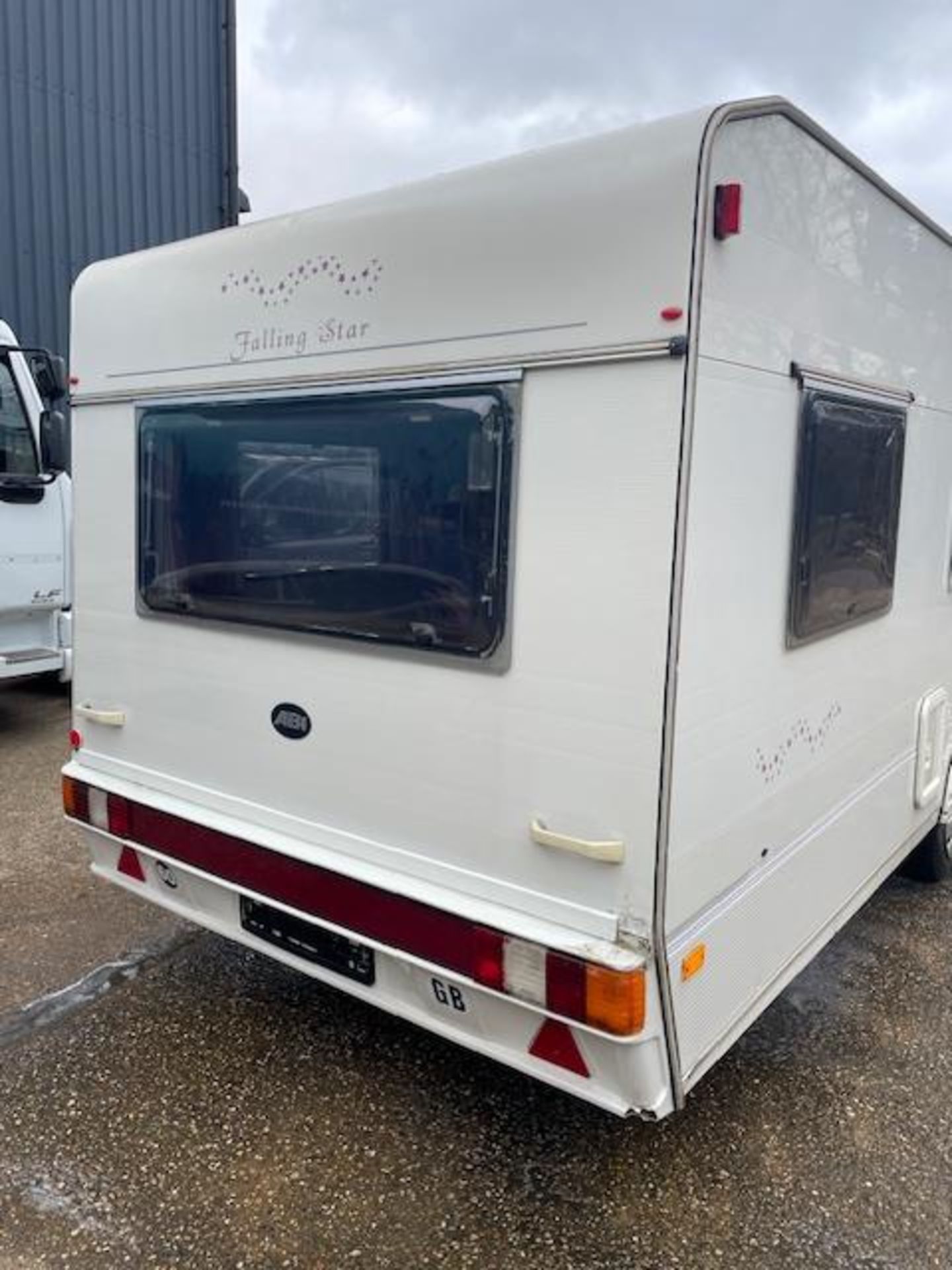 ABI Manhattan 600/6 Twin Axle Caravan, VIN No; SG7TACEABX0242120 (Location: Brentwood. Please - Image 7 of 27