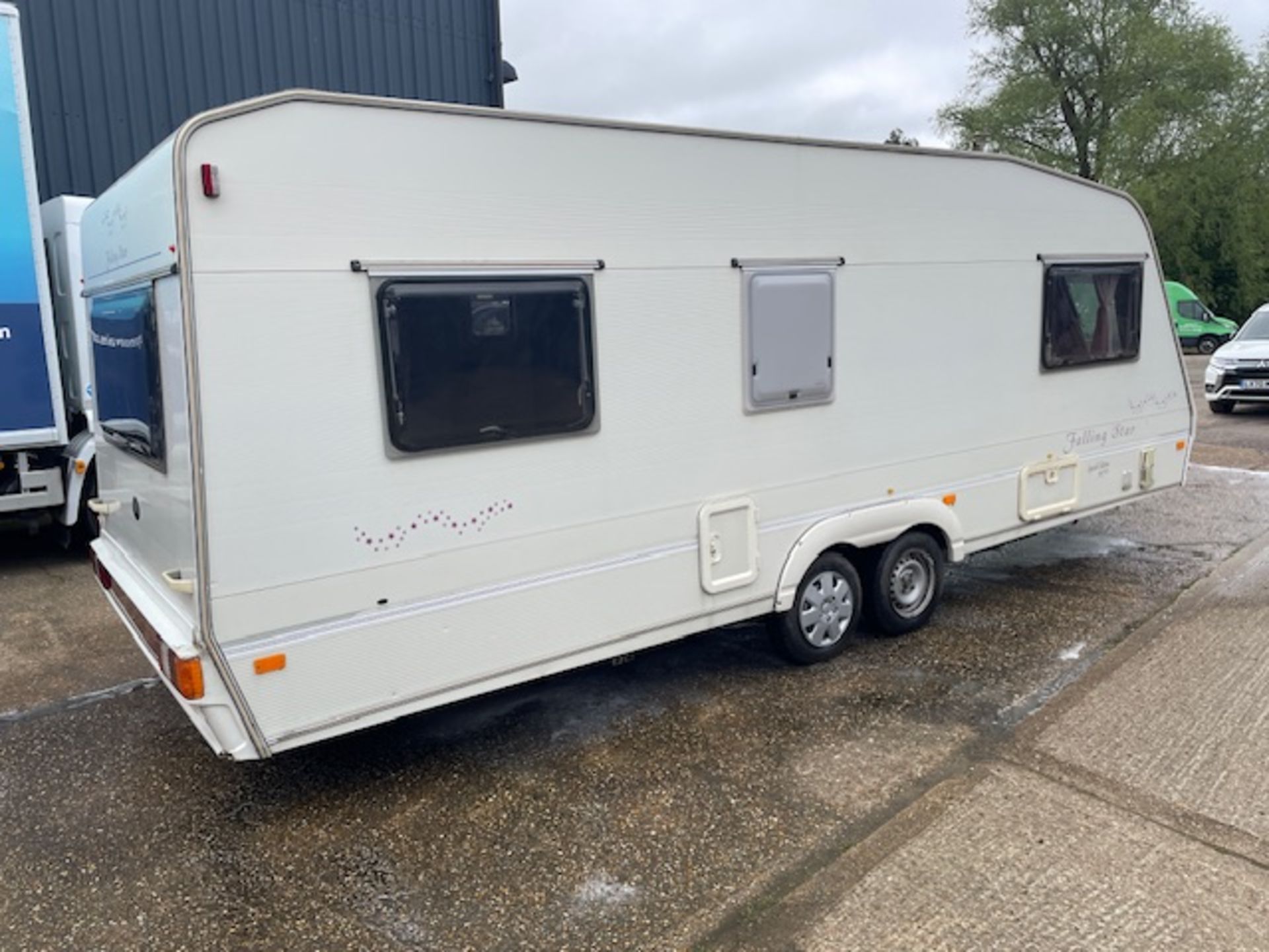 ABI Manhattan 600/6 Twin Axle Caravan, VIN No; SG7TACEABX0242120 (Location: Brentwood. Please - Image 6 of 27