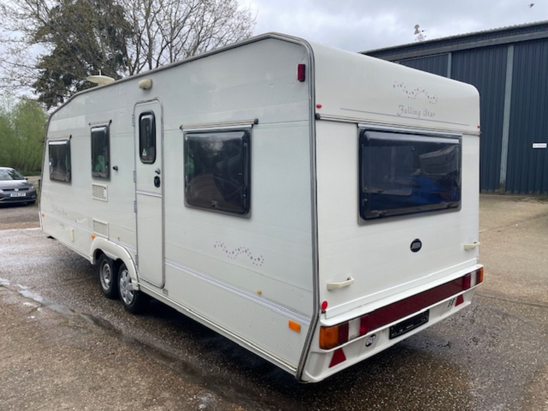 ABI Manhattan 600/6 Twin Axle Caravan, VIN No; SG7TACEABX0242120 (Location: Brentwood. Please - Image 8 of 27