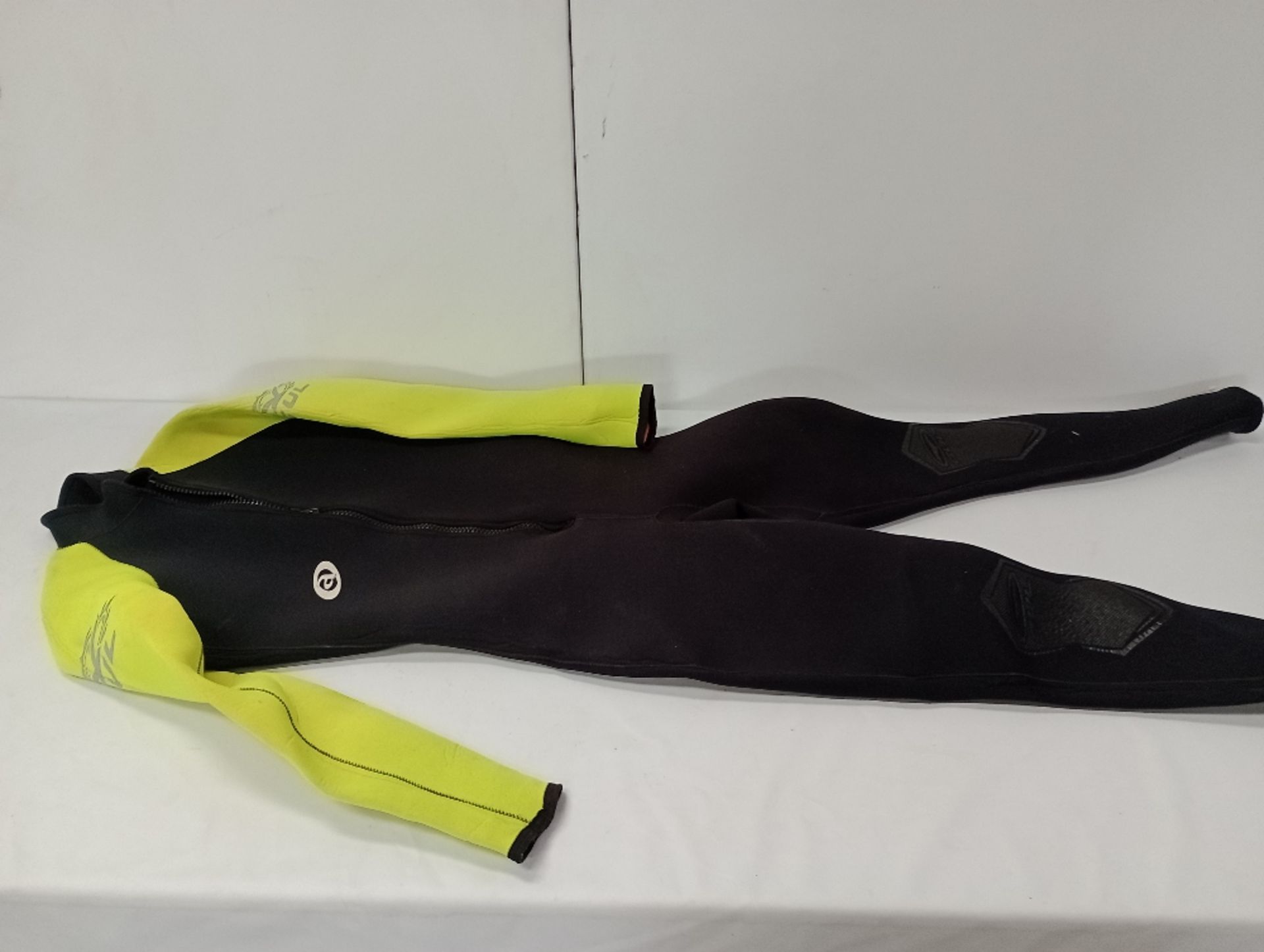 Collection of Wetsuits (Location: Brentwood. Please Refer to General Notes) - Image 27 of 37