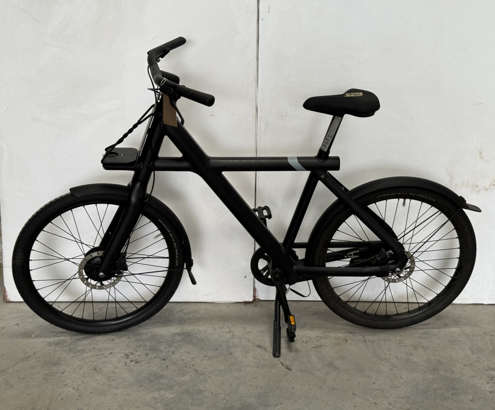VanMoof X3 Electric Bike, Frame Number ASY4122245 (NOT ROADWORTHY - FOR SPARES ONLY) (No codes