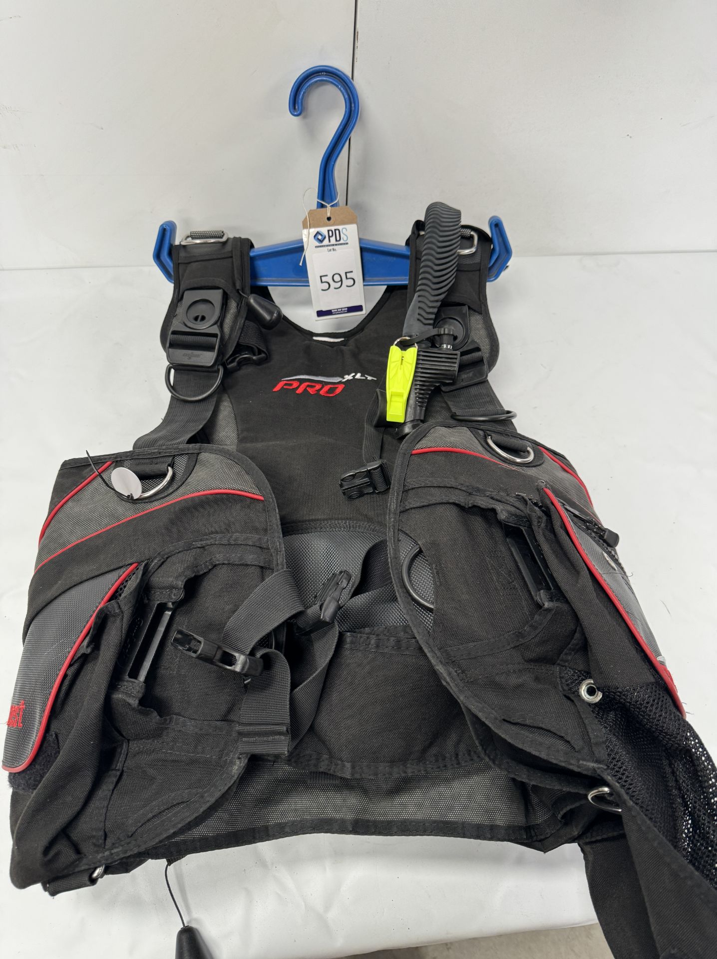 Seaquest Pro XLT Buoyancy Compensator (Size M) (Tag 48) (Location: Brentwood. Please Refer to