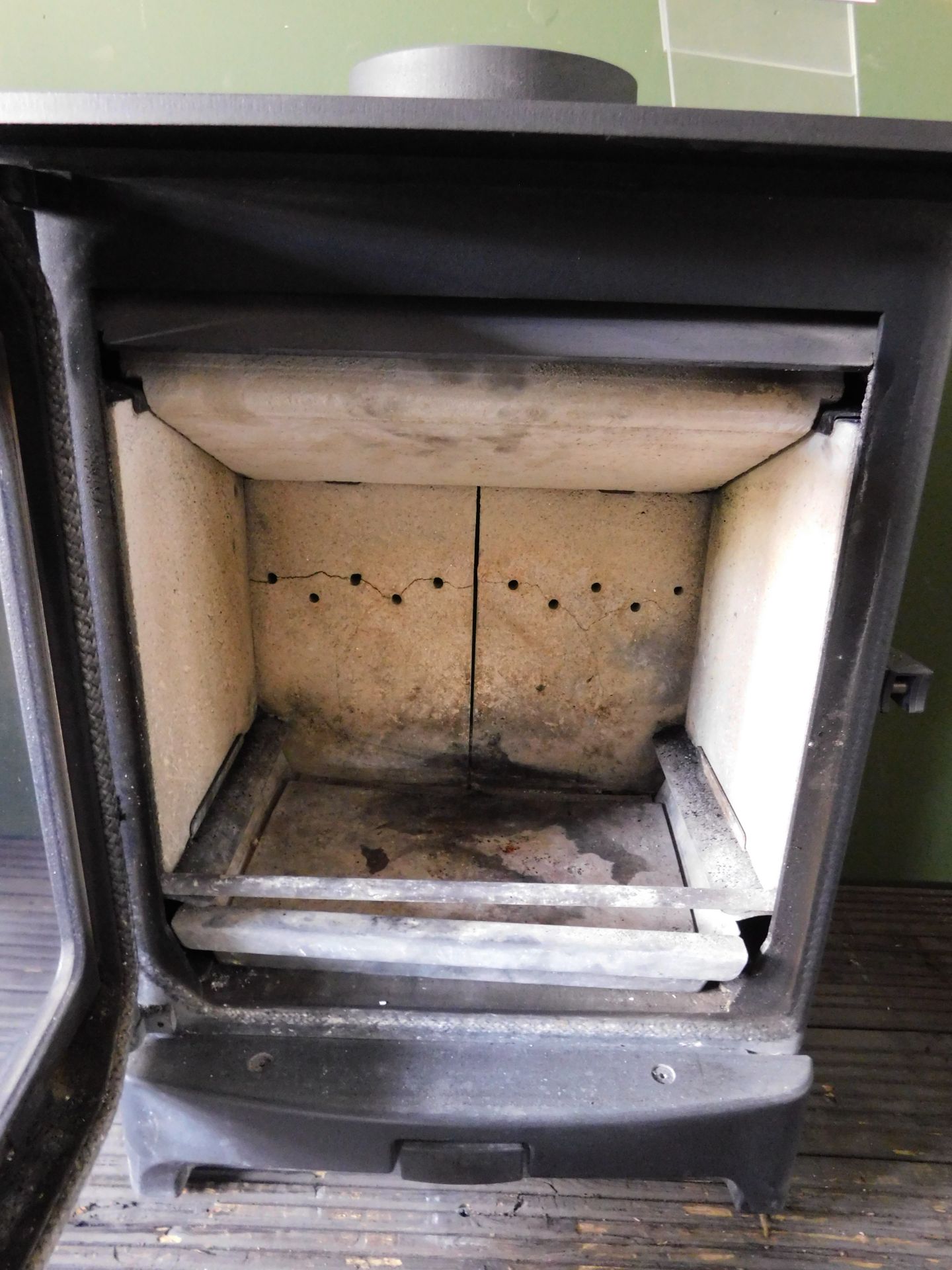 Ex-Display Chesney “Beaumont 5” 4.9kw Woodburning Stove (Where the company’s description/price - Image 2 of 3