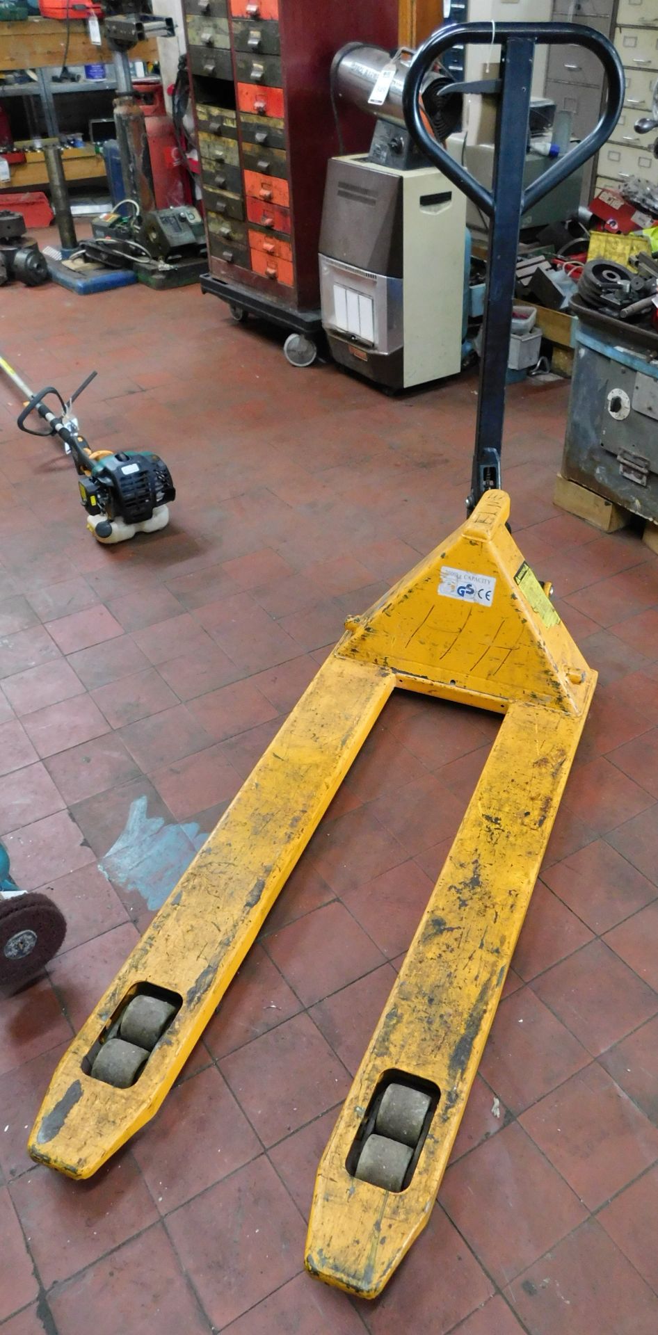Narrow Blade Pallet Truck (Collection Delayed to Friday 24th May) (Location: Bolton. Please Refer to