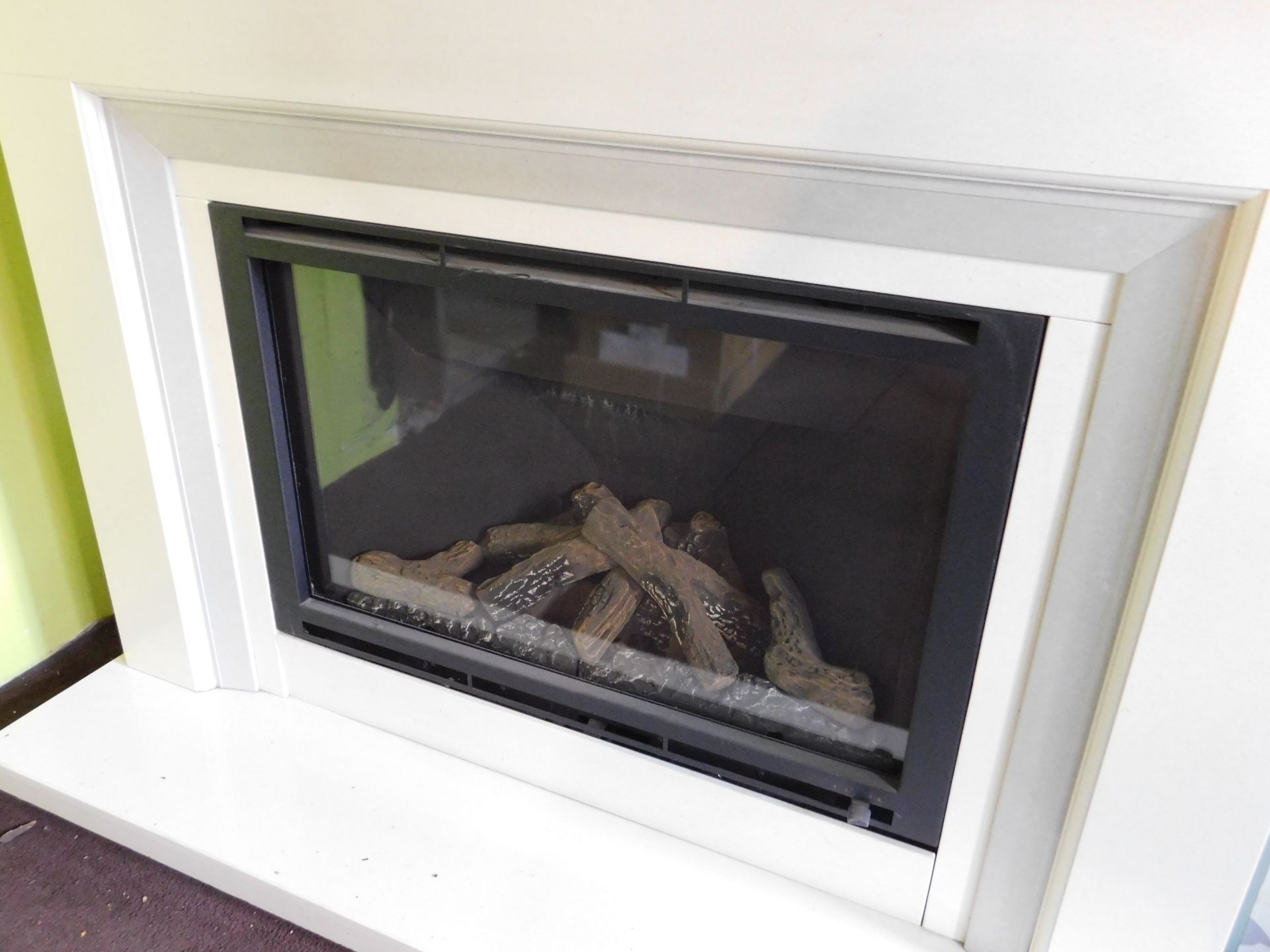 Ex-Display Wildfire 1320mm “Seville Suite” Comprising 52” Marble Surround with Hearth & HE 950L Fire - Image 2 of 3