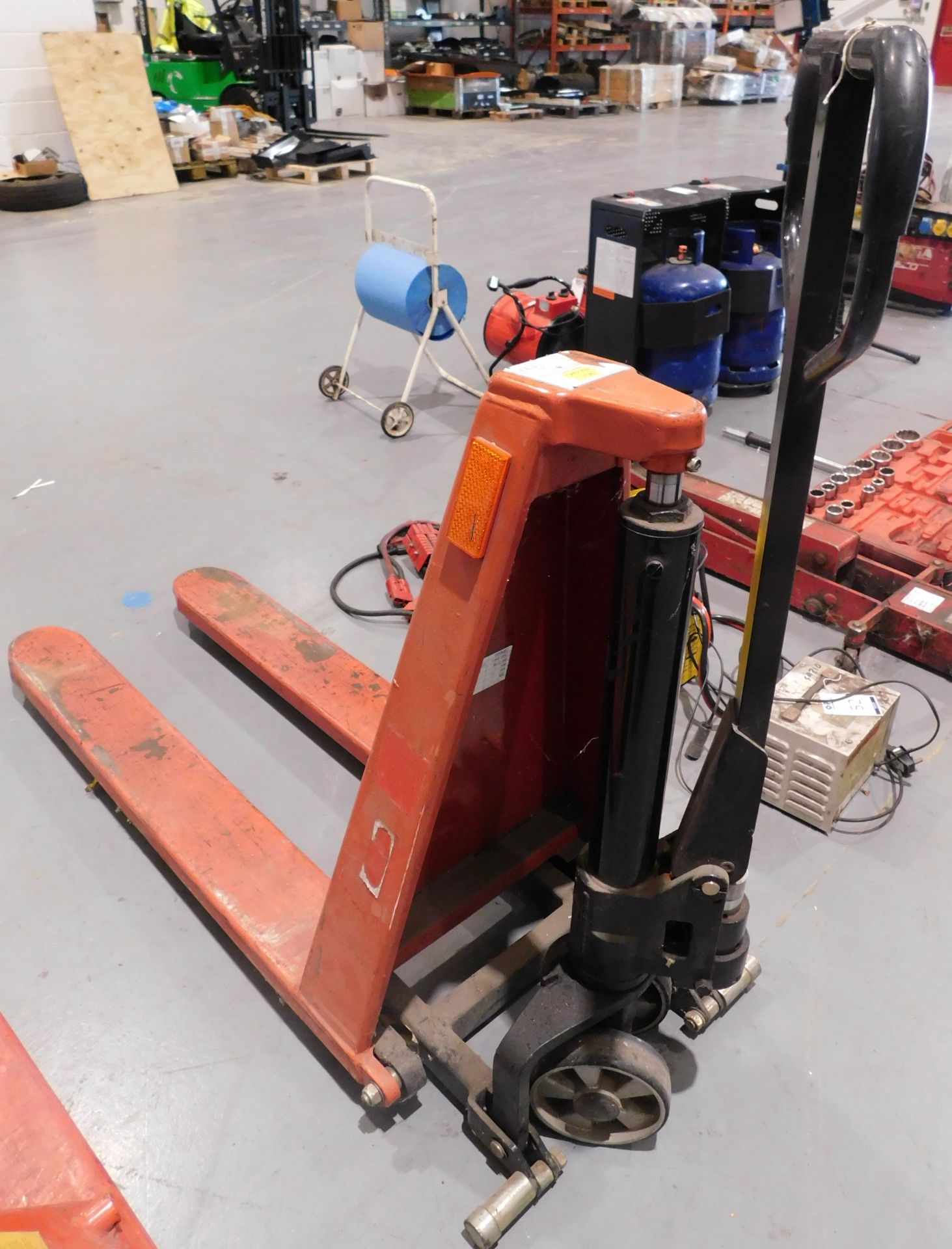 1000kg High Lift Pallet Truck (Located Rugby. Please Refer to General Notes) - Image 2 of 3