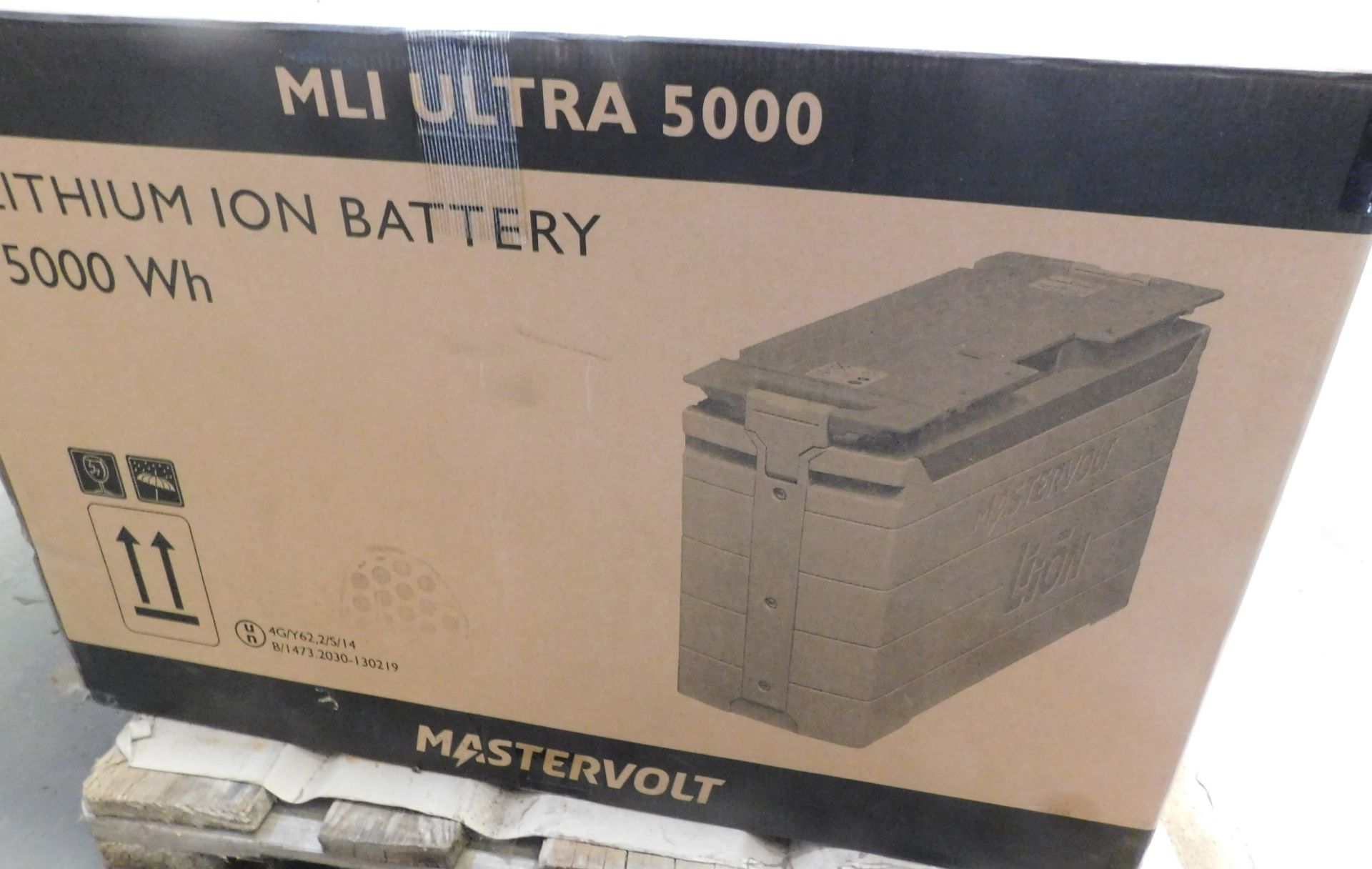 MasterVolt Ultra 5500 24v 200ah Lithium Battery (Located Rugby. Please Refer to General Notes) ( - Image 4 of 4