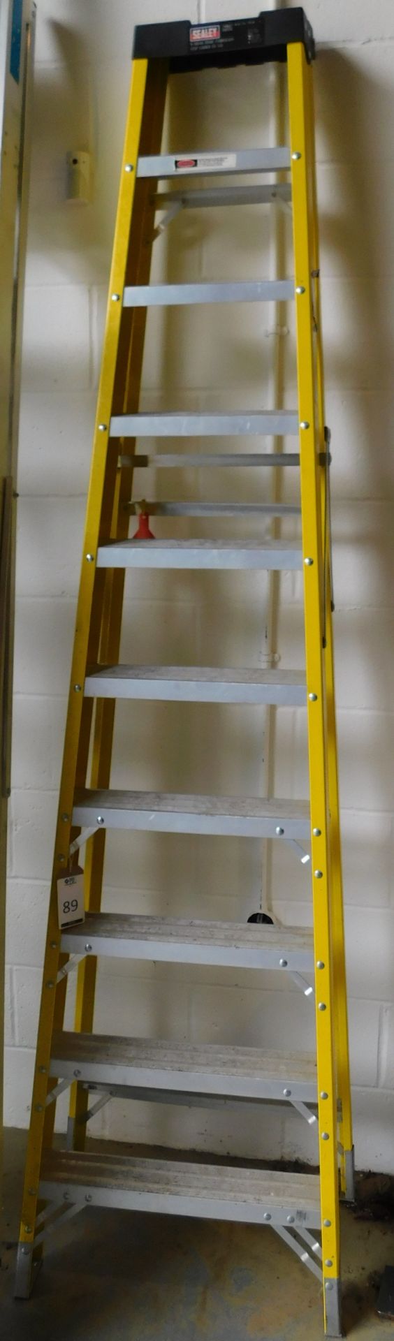 Sealey 9 Tread Fibreglass Stepladders (Located Rugby. Please Refer to General Notes)