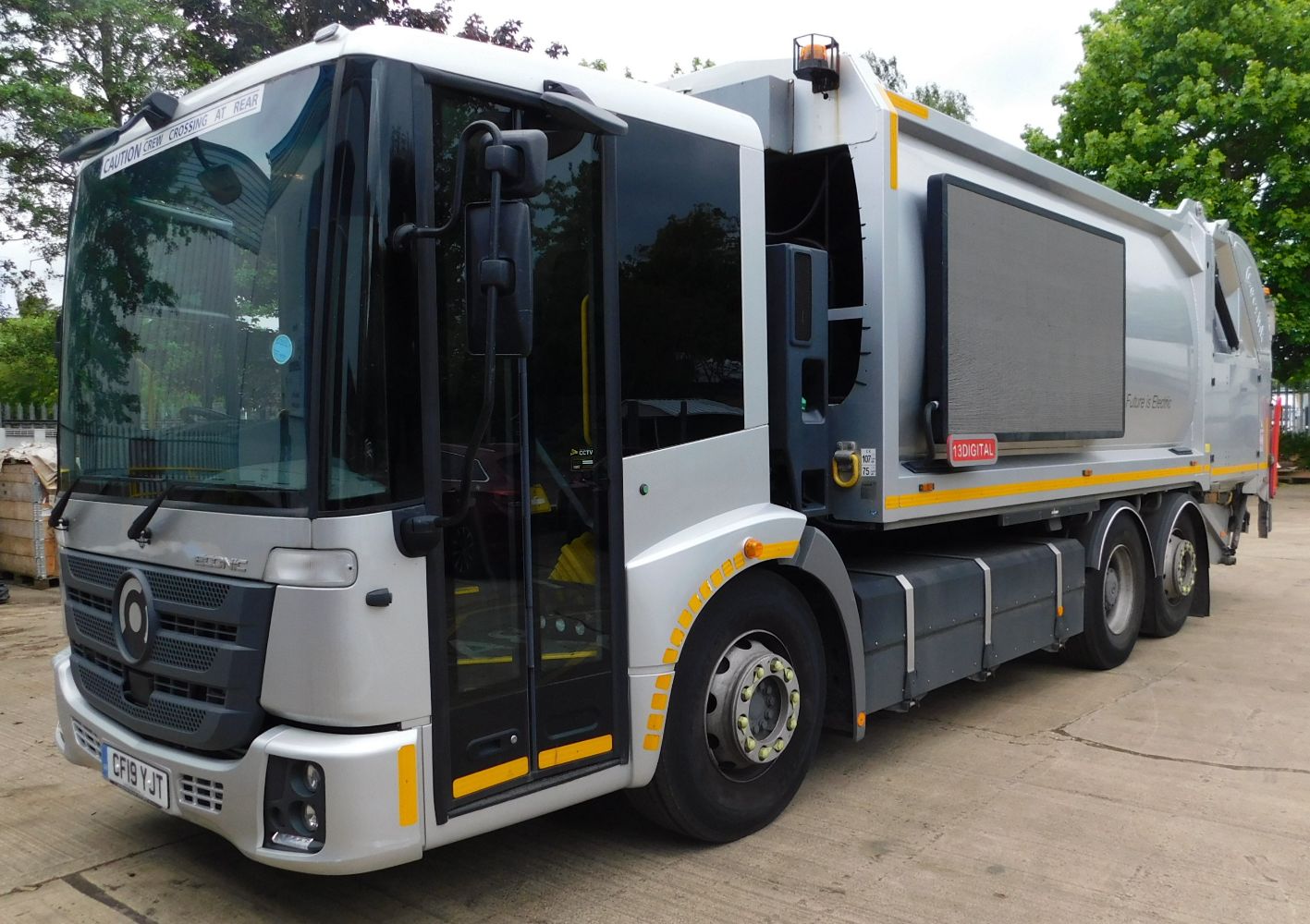 EMOSS ELECTRIC REFUSE LORRY, 3 INTERCHANGEABLE LIFTING DEVICES, COMMERCIAL VEHICLE MAINTENANCE & WORKSHOP EQUIPMENT