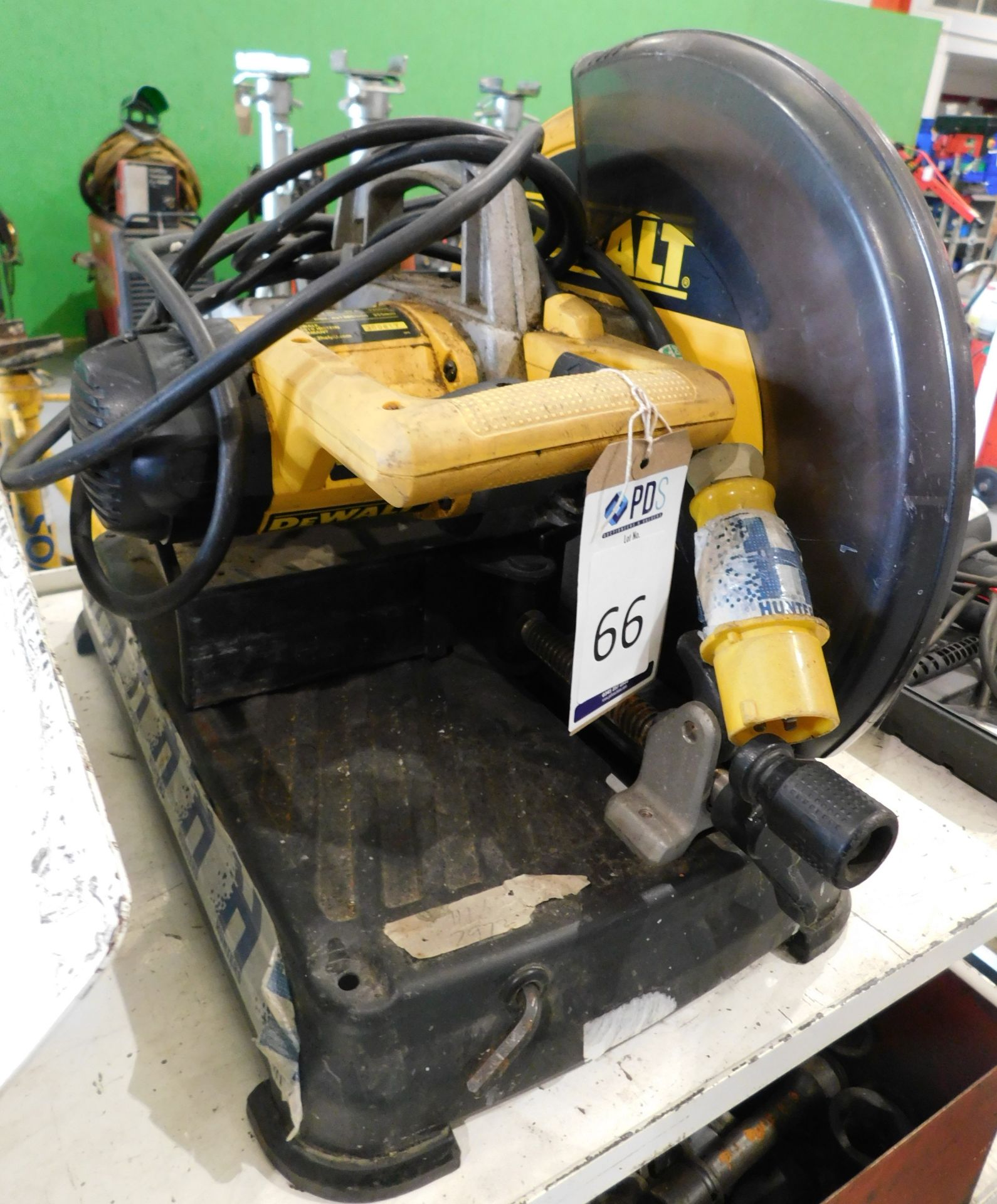 DeWalt DW872L/XW Portable Cut off Saw. 110v, Serial Number 300817 (Located Rugby. Please Refer to