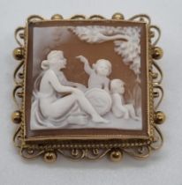Good quality 9ct gold ornately framed cameo brooch of square form. (B.P. 21% + VAT)
