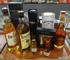 Tray of alcohol to include; Bell's blended Scotch whisky; 70cl, 40%, Teacher's Highland cream