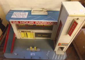Vintage battery operated Corgi garage '24 Hour Parking', with three levels. (B.P. 21% + VAT)
