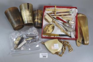 Collection of oddments to include: horn beakers, horn snuff box and other horn items, vintage