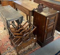 Edwardian simulated rosewood bedside pot cupboard with arch cresting, single door with moulded panel