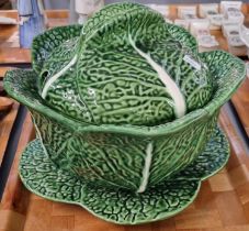 Novelty ceramic lidded tureen on stand in the form of a cabbage. (B.P. 21% + VAT)