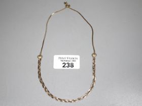 18ct gold ladies necklace. 5.9g approx. (B.P. 21% + VAT)