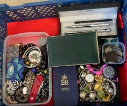 Collection of jewellery and other items to include: Stratton pen set and refill box, coins, enamel