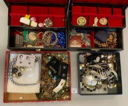 Box of assorted costume and other jewellery; jewellery boxes, earrings, bracelets, brooches, small