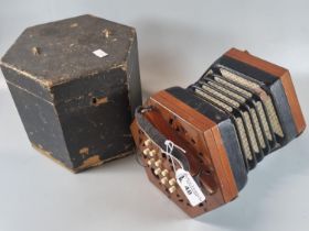 19th century hexagonal squeeze box in original box, appearing un-marked. (B.P. 21% + VAT)