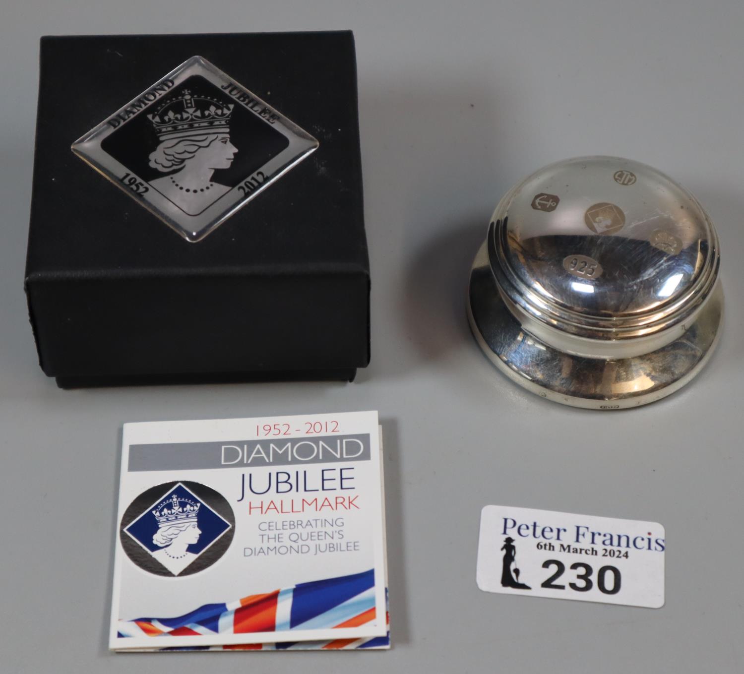 Silver cased commemorative paperweight, Queen's Diamond Jubilee Birmingham 2012 in original box,