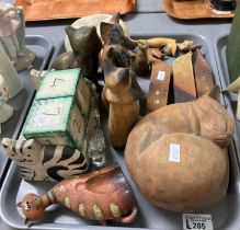 Tray of modern wooden animal figures, mainly cats, glass cat etc. (B.P. 21% + VAT)