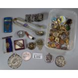 Collection of items to include: miniature Hohner harmonica, Audentes Fortuna Juvat badge, GB
