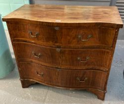 19th century mahogany serpentine fronted chest of three drawers on bracket feet. 97x51x86cm