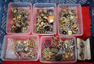 Collection of vintage and other jewellery and enamel badges: silver necklaces, rings, earrings,