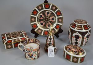 Collection of Royal Crown Derby English bone china 'Imari' pattern items to include: barrel shaped