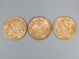 Two Edward VII gold half sovereigns dated 1905 and 1907. Together with a George V gold half