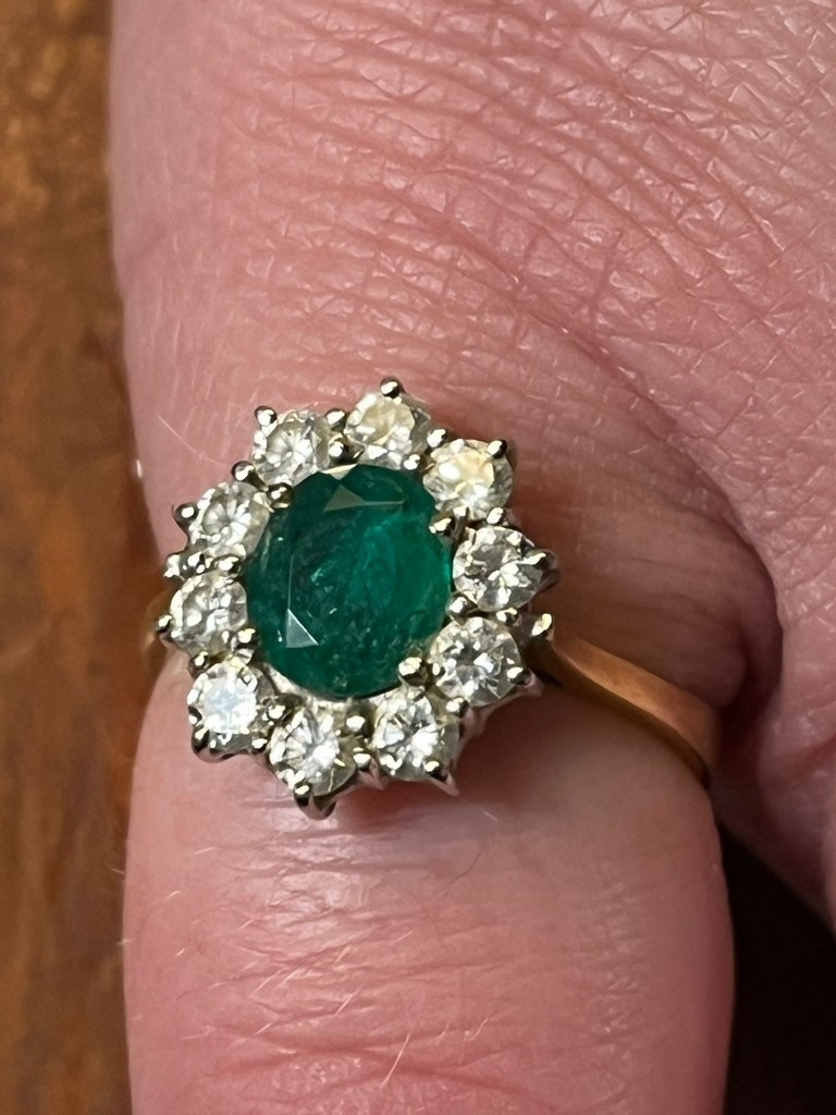 18ct gold flower head ring with ten diamonds and central emerald stone. 3.2g approx. Size J. (B.P. - Image 5 of 6