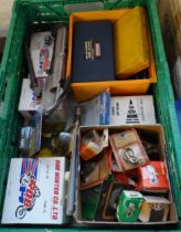 Crate of automobilia to include: Dunlop industrial tyre air line pressure pump inflator, Rob