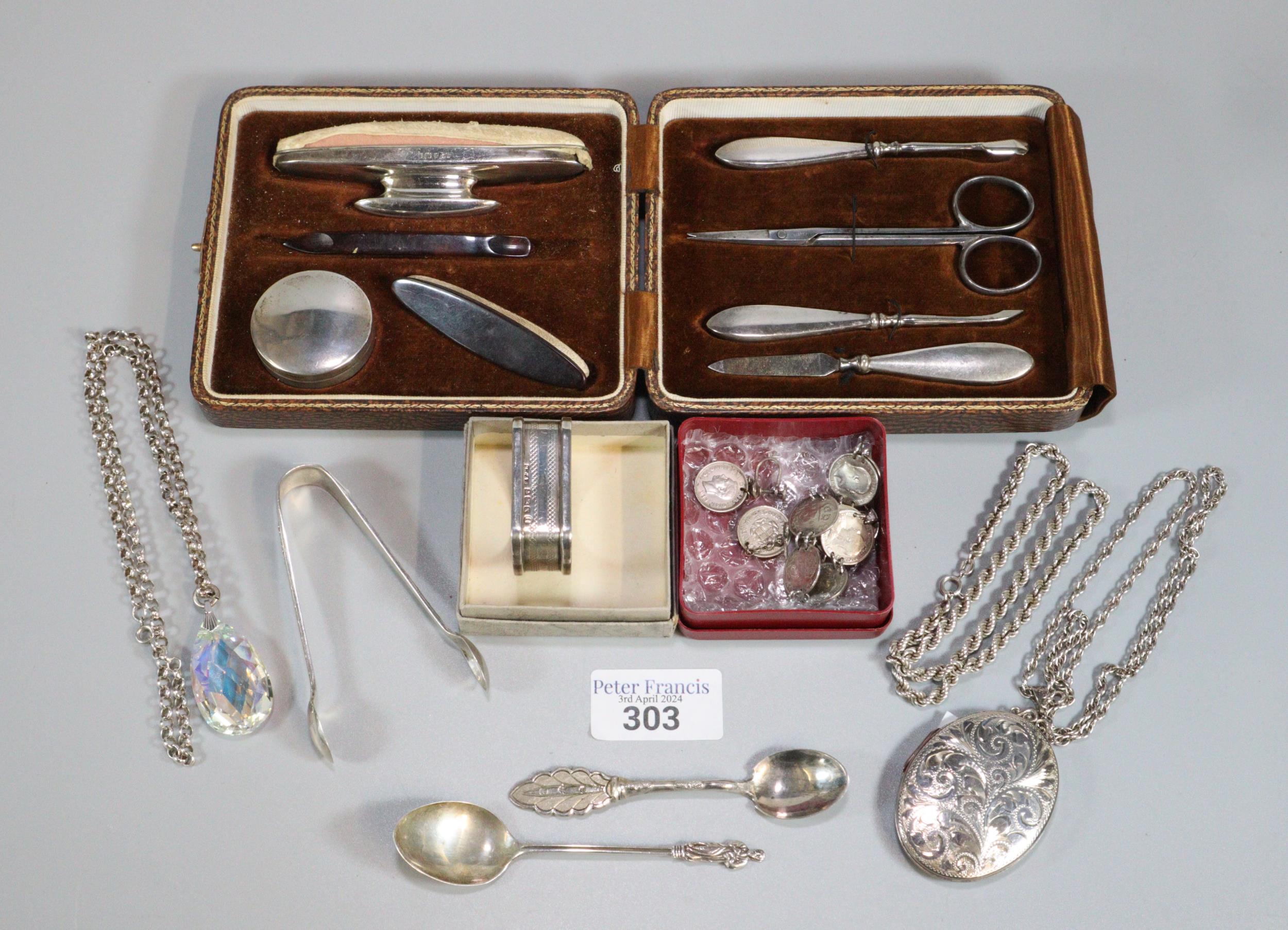 Bag of oddments to include: silver Apostle spoon, silver chain and locket, silver napkin ring,