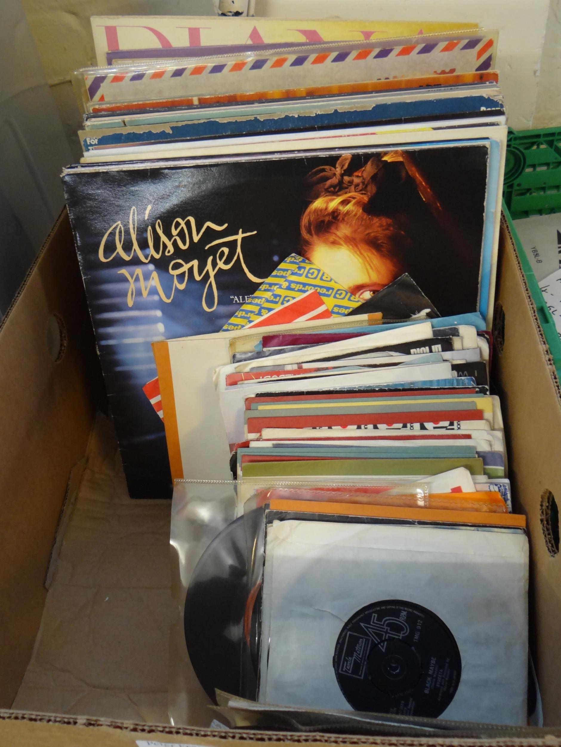 Collection of vinyl LP records and singles to include: Alison Moyet, Elvis Presley, Julio