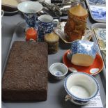 Tray of mostly oriental and other items to include: octagonal dish, carved wooden floral jewellery