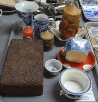 Tray of mostly oriental and other items to include: octagonal dish, carved wooden floral jewellery