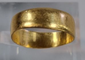 22ct gold wedding band. 2.1g approx. size K. (B.P. 21% + VAT)