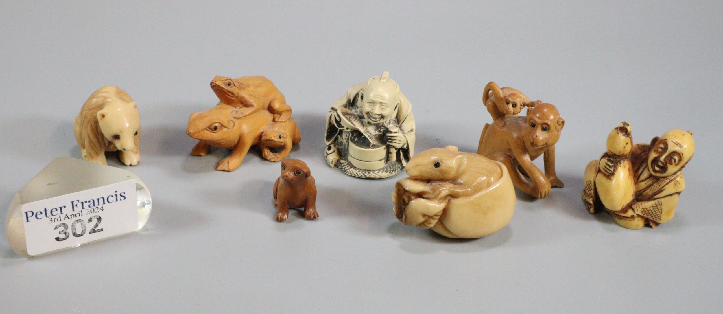 Collection of carved and resin netsukes to include: frogs, monkeys, bear, buddha figurine etc. (