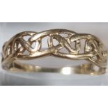 9ct gold Celtic design ring. 1.3g approx. Size N1/2. (B.P. 21% + VAT)