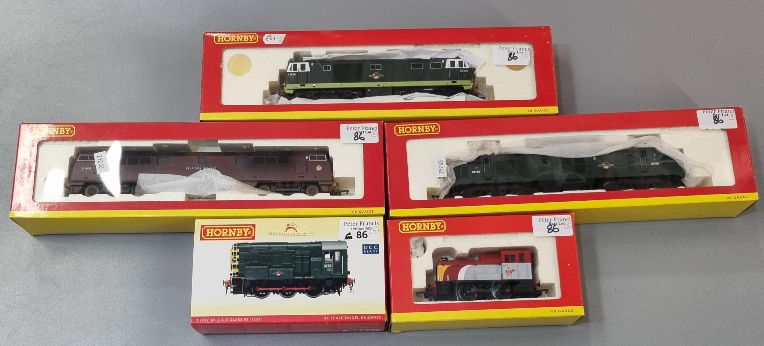 Collection of Hornby OO gauge items to include: R2410 Diesel Hydraulic Locomotive, D6700 Diesel