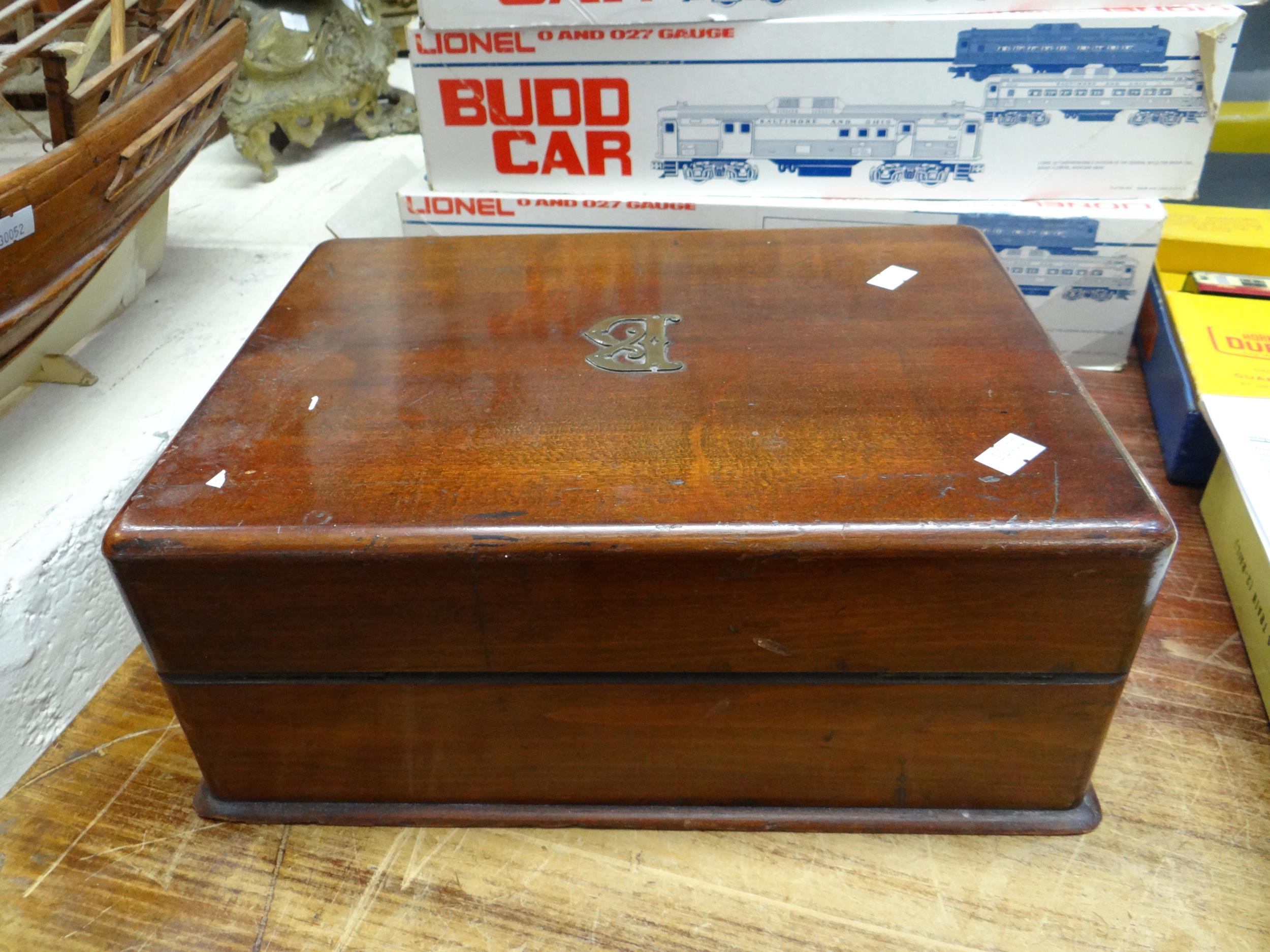 Early 20th century mahogany games compendium, the box containing various chess pieces, card boxes - Image 11 of 11