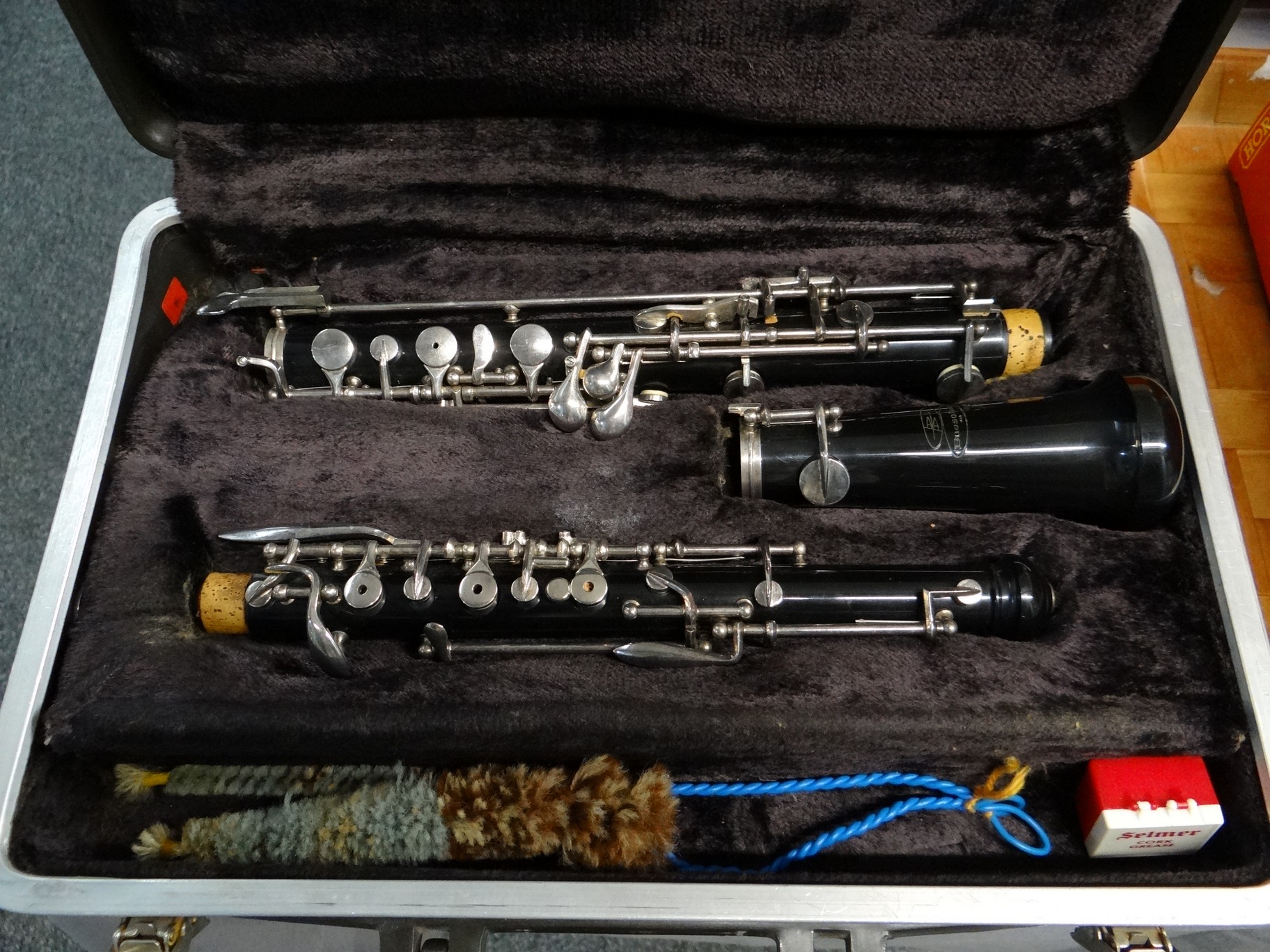 Buescher Oboe in original fitted case. (B.P. 21% + VAT) - Image 2 of 4