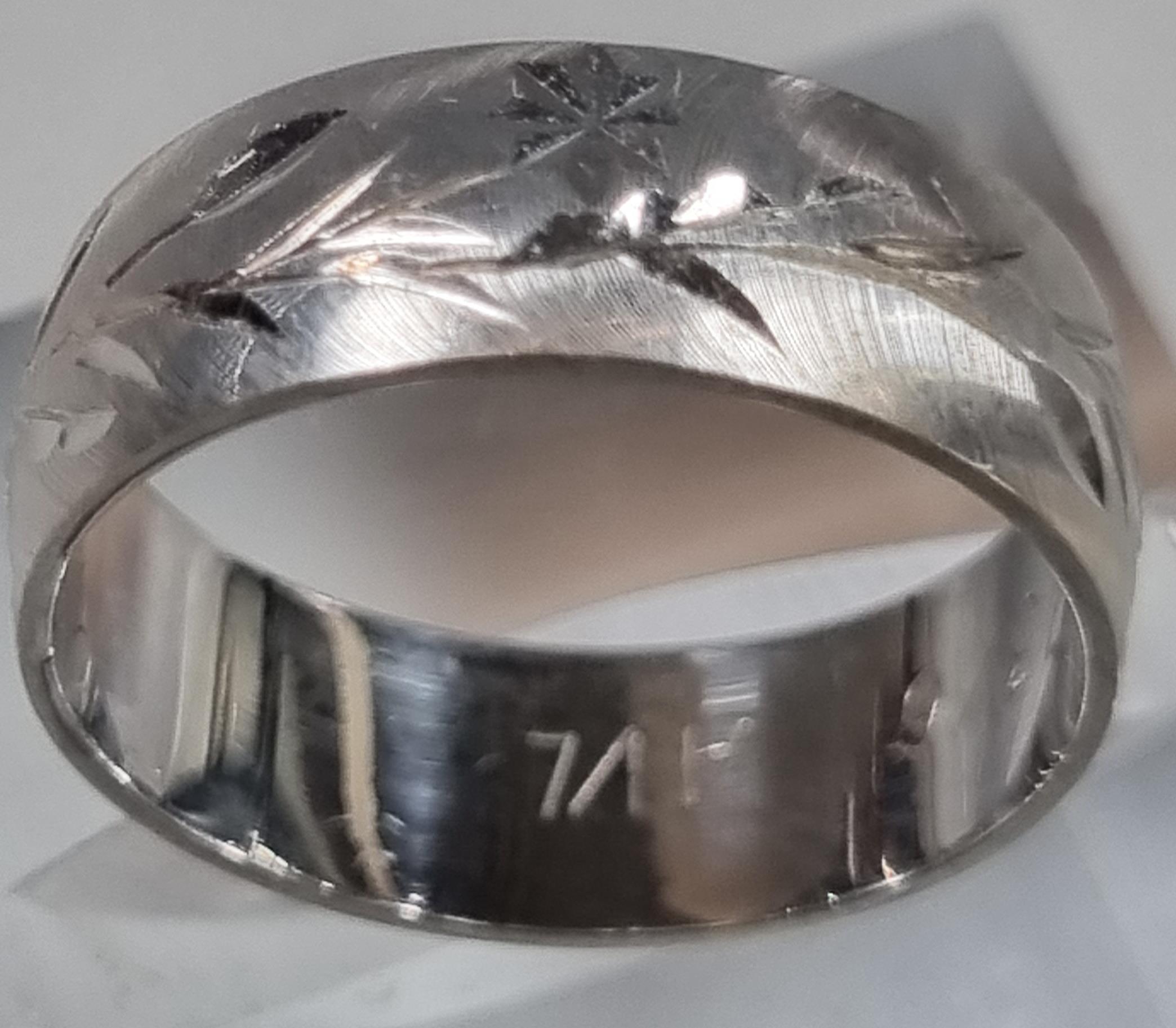 18ct white gold engraved wedding band. 3.7g approx. Size K. (B.P. 21% + VAT) - Image 3 of 4