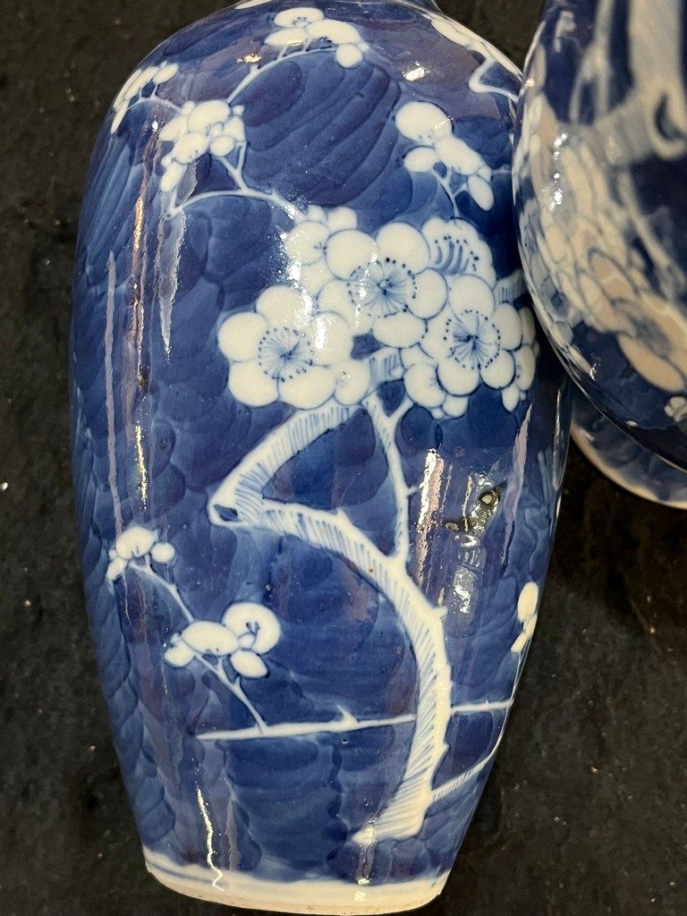Pair of Chinese export porcelain blue and white baluster vases depicting flower and prunus - Image 4 of 8
